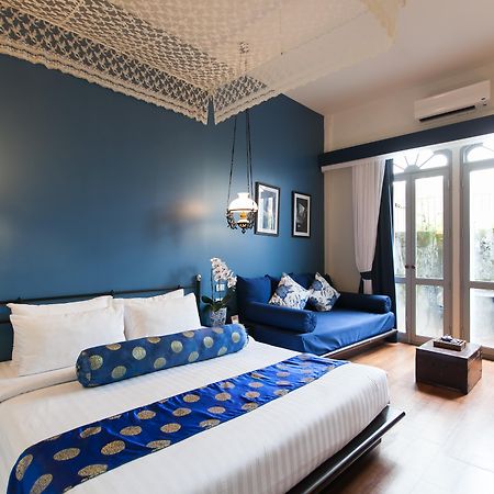The Memory At On On Hotel Phuket Exterior photo