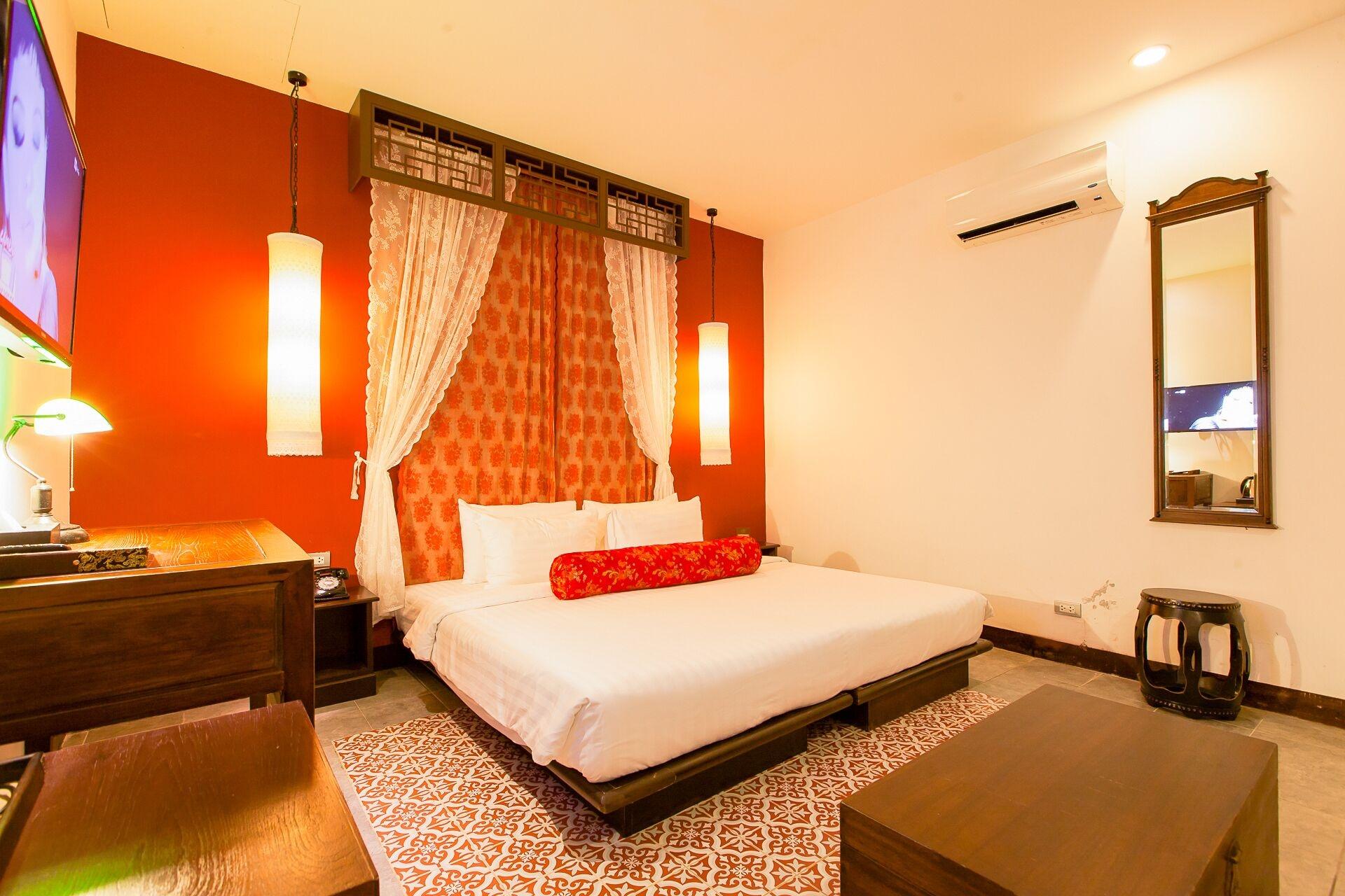 The Memory At On On Hotel Phuket Exterior photo