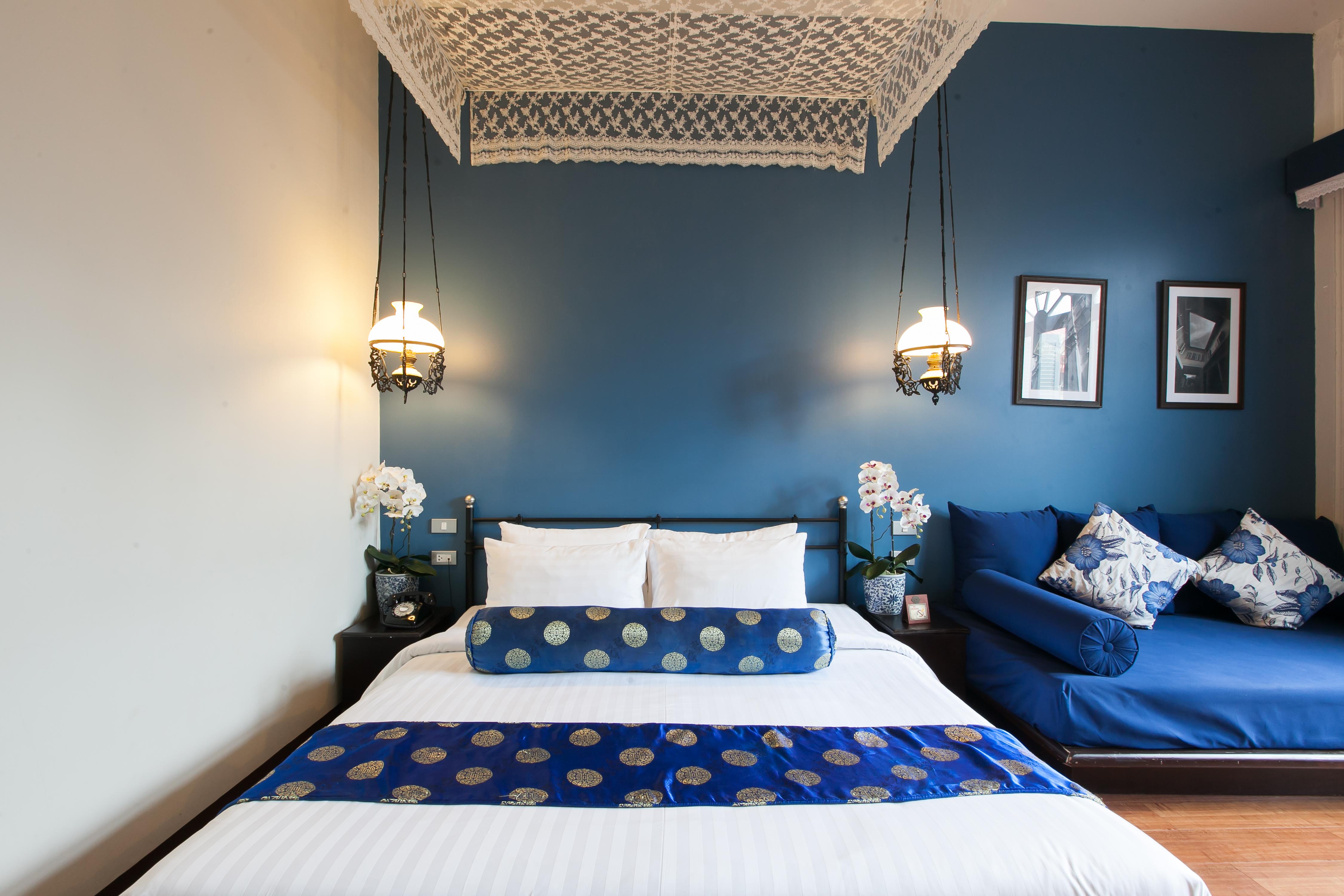 The Memory At On On Hotel Phuket Exterior photo