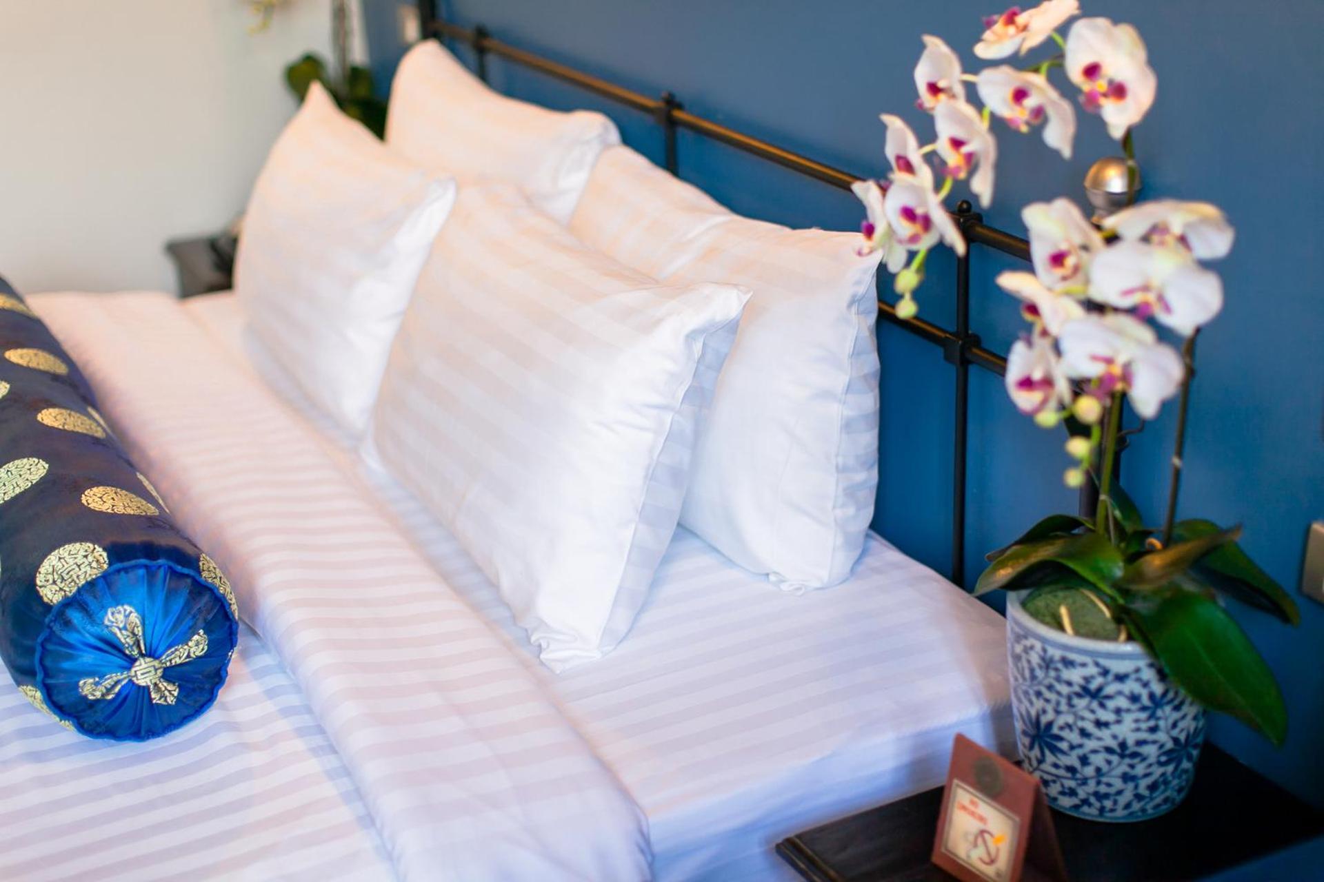 The Memory At On On Hotel Phuket Room photo